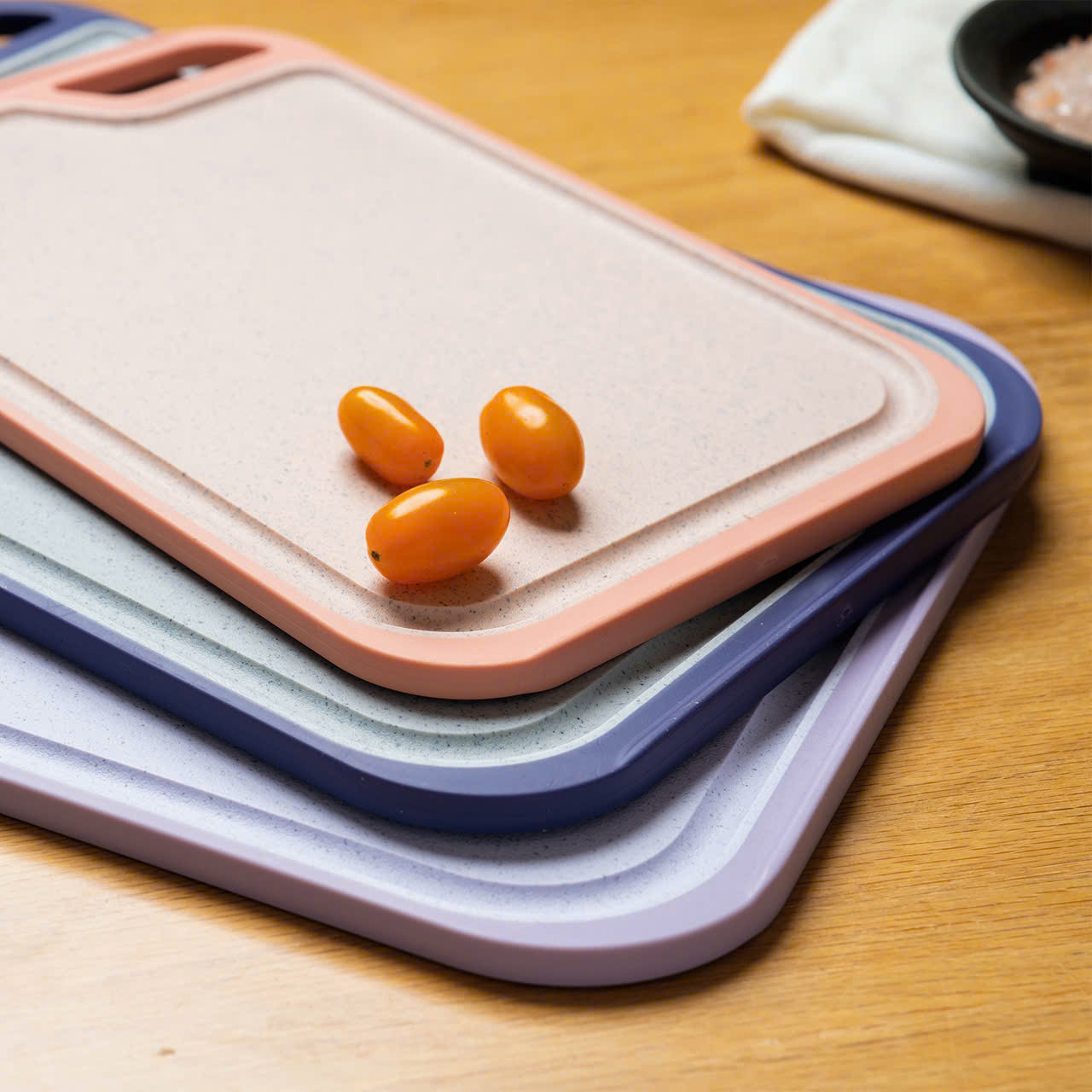 Bộ 3 thớt nhựa kháng khuẩn Haatz CIM296 kèm giá đặt