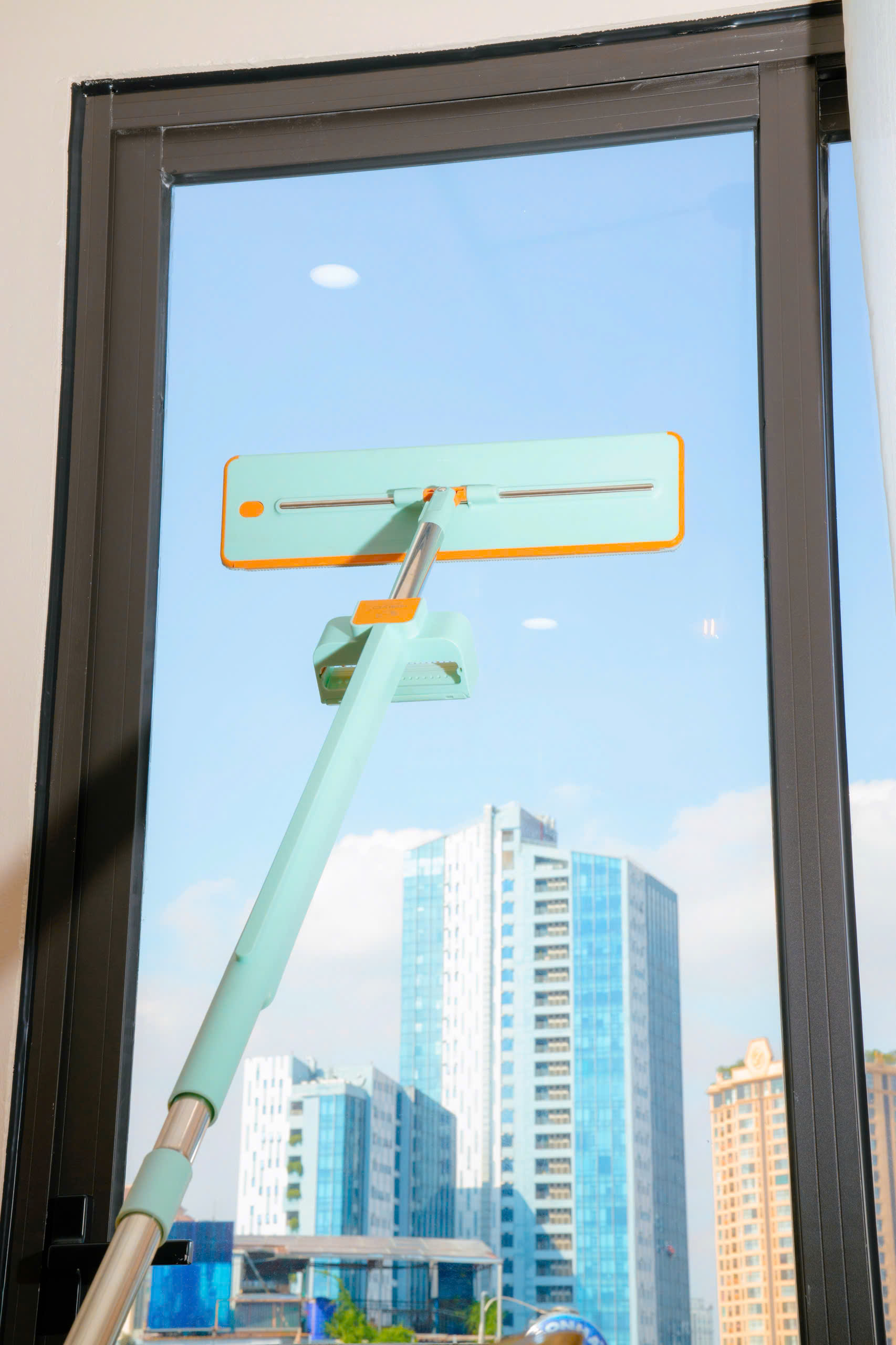 Cây lau nhà tự vắt bằng gạt nước thông minh Kaiyo