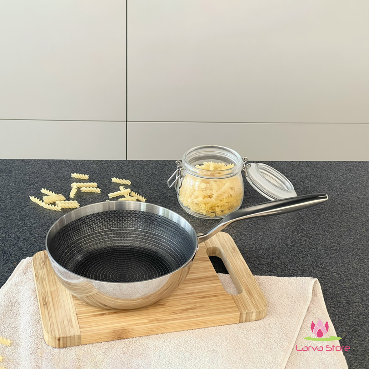 Chao inox Kaiyo chong dinh hoa van noi