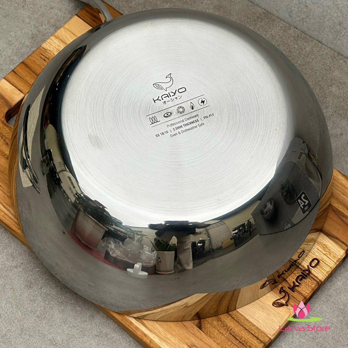 Chao inox Kaiyo chong dinh hoa van noi