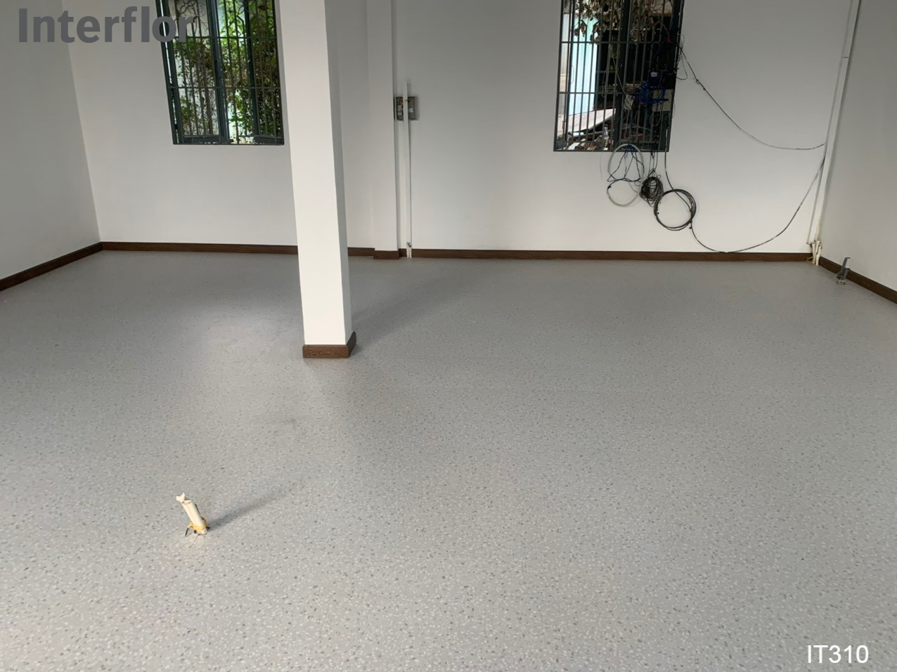 Sàn nhựa vân đá terrazzo Interflor IT310