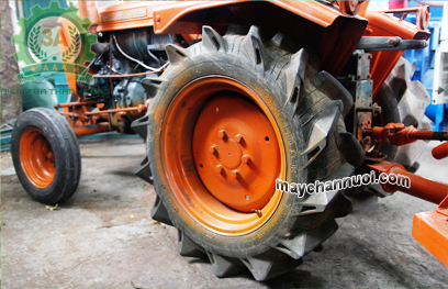 Máy có bánh xe nên dễ dàng di chuyển