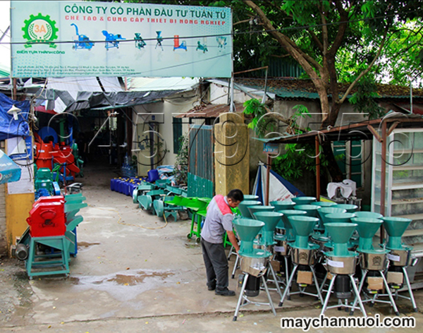 Các mặt hàng được xếp ngay ngắn trước khi vận chuyển vào đại lý