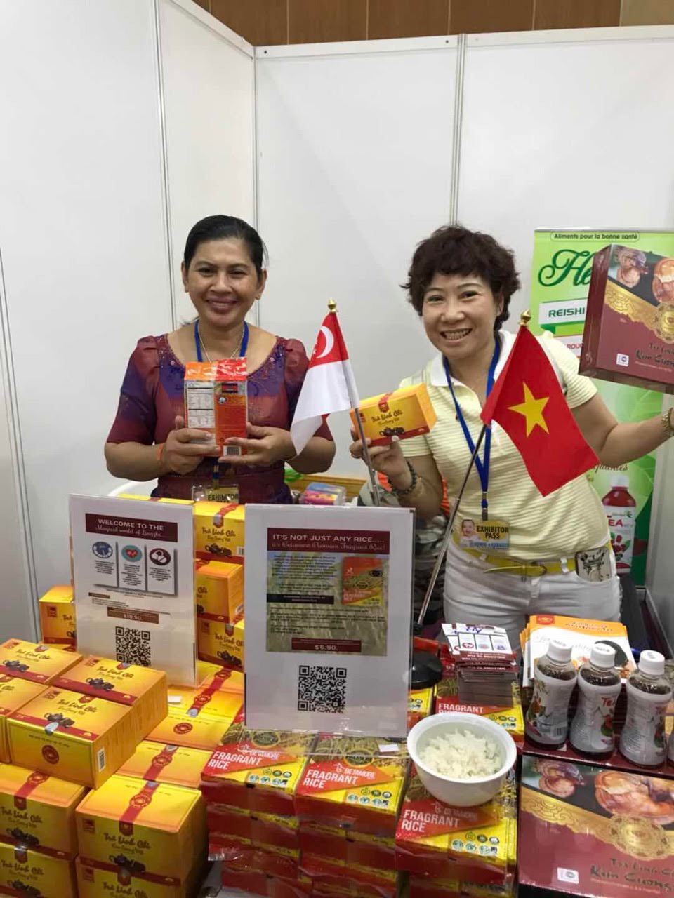 TRÀ LINH CHI KIM CƯƠNG VIỆT TẠI SINGAPORE