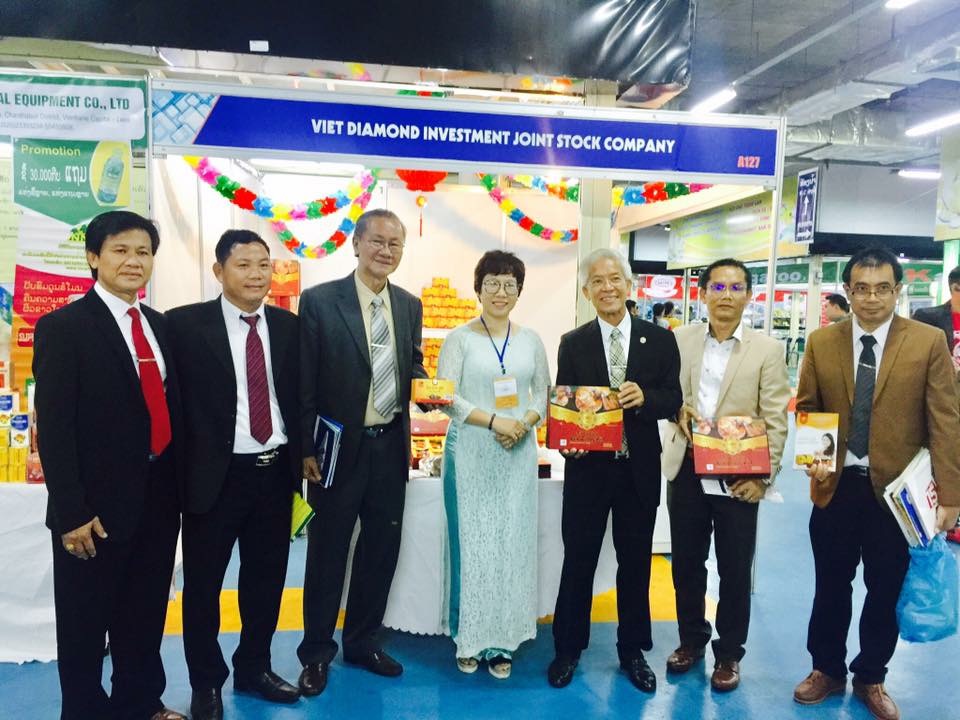 Kỷ niêm 55 năm quan hệ hữu nghị Việt - Lào và tham gia hội chợ Savanakhet 2017