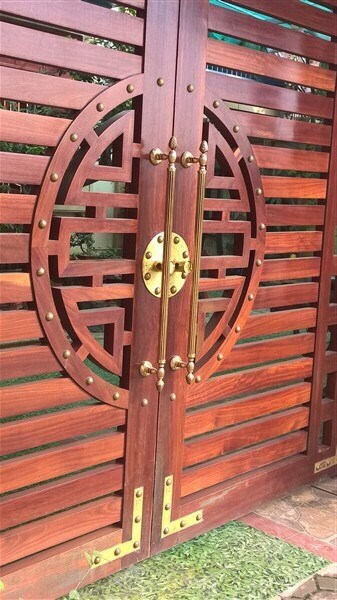 cổng dùng ke đồng