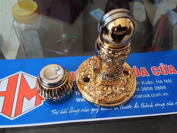 Hít cửa đồng mạ vàng 1