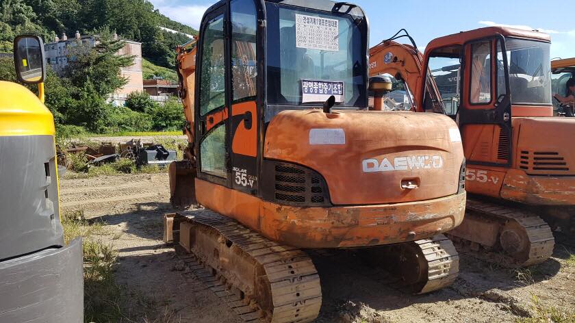 MÁY XÚC ĐÀO BÁNH XÍCH DAEWOO S55VG