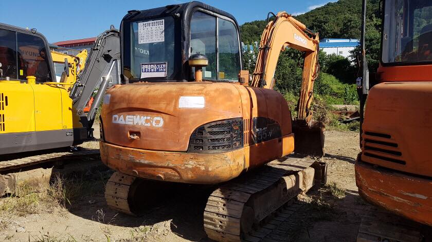 MÁY XÚC ĐÀO BÁNH XÍCH DAEWOO S55VG