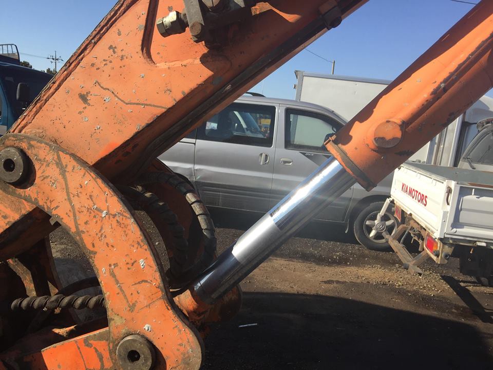 MÁY XÚC ĐÀO BÁNH XÍCH DOOSAN-55VMT
