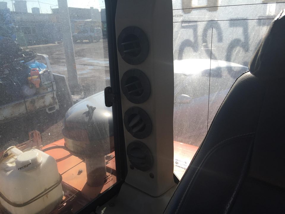 MÁY XÚC ĐÀO BÁNH XÍCH DOOSAN-55VMT