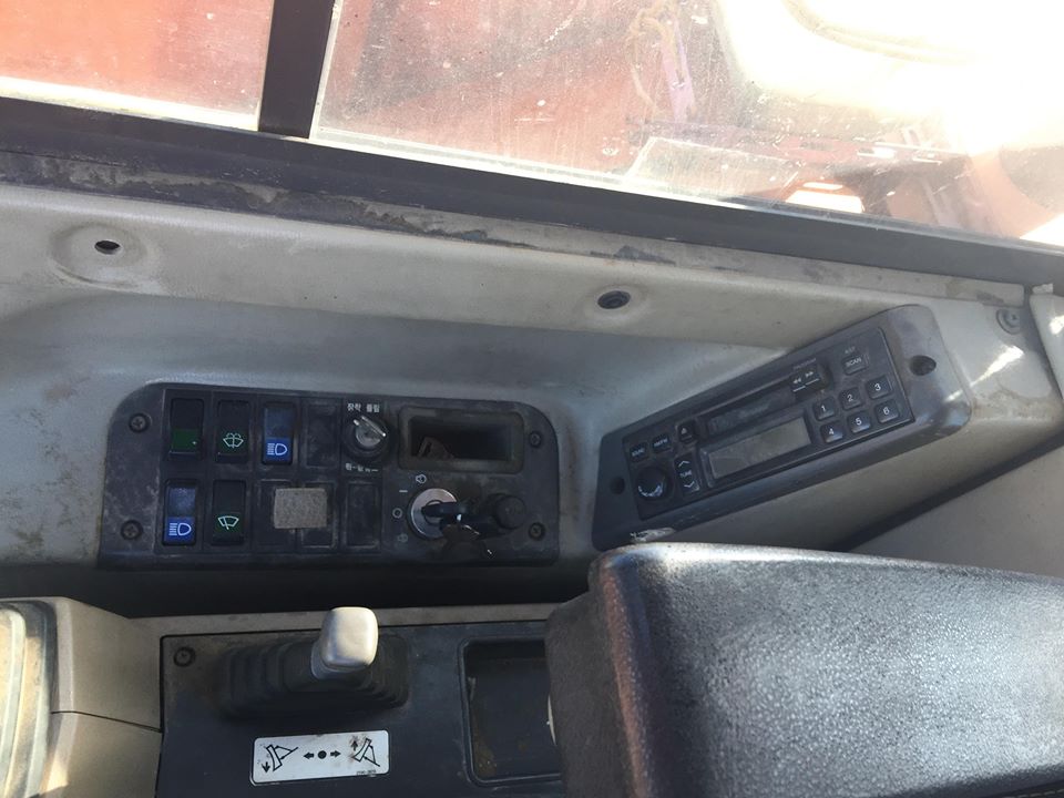 MÁY XÚC ĐÀO BÁNH XÍCH DOOSAN-55VMT