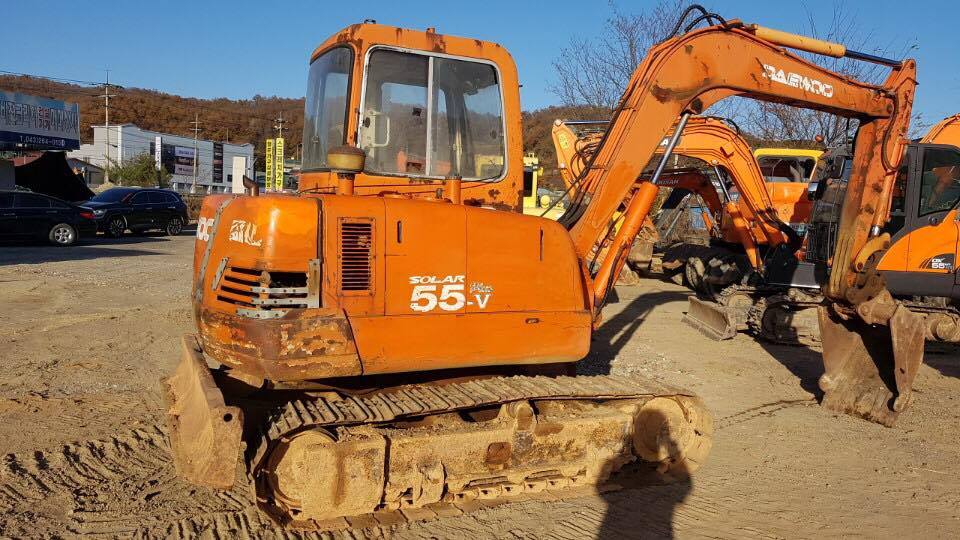 MÁY XÚC ĐÀO BÁNH XÍCH DAEWOO-SOLAR55V