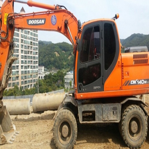MÁY XÚC ĐÀO BÁNH LỐP DOOSAN DX140W
