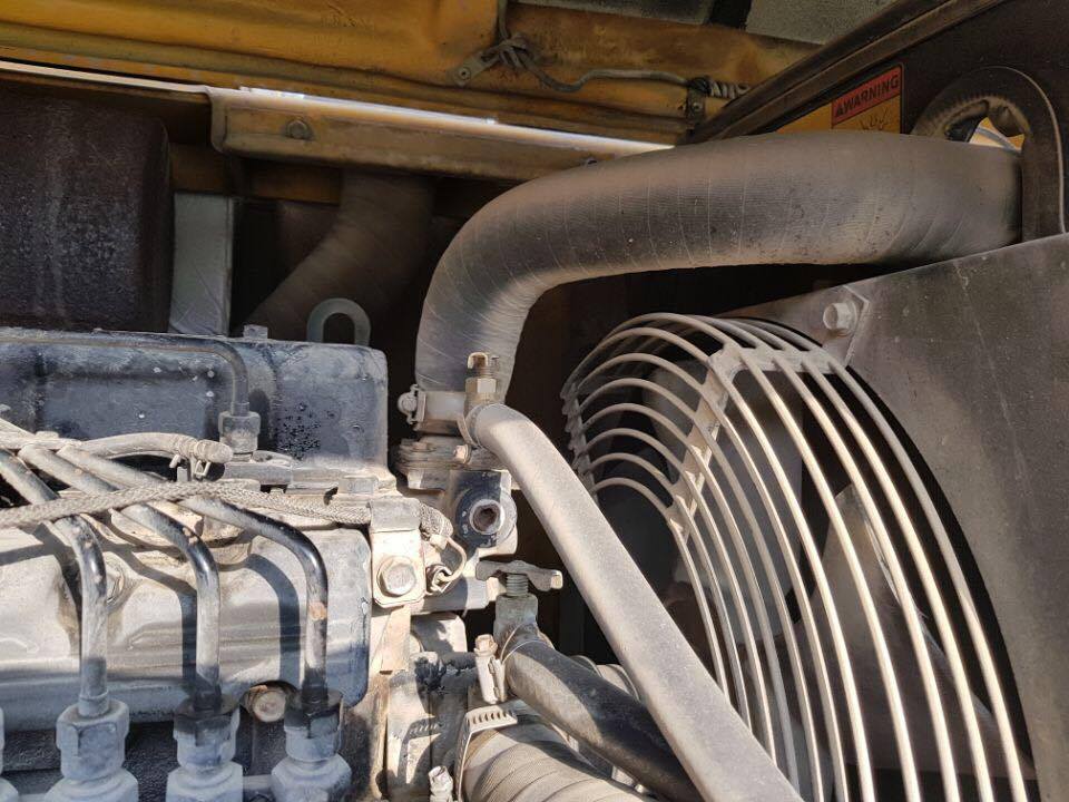 MÁY XÚC ĐÀO BÁNH LỐP VOLVO-EW55