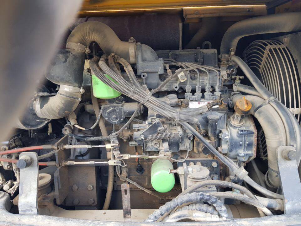 MÁY XÚC ĐÀO BÁNH LỐP VOLVO-EW55