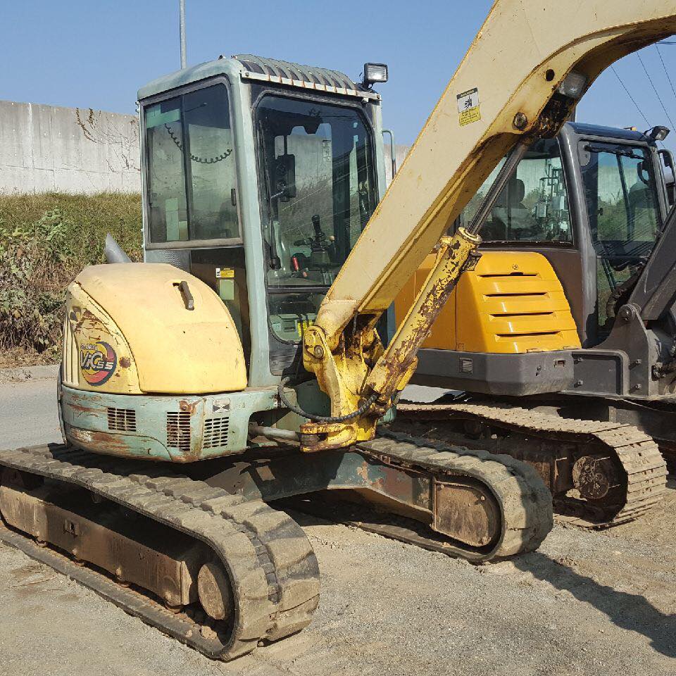 MÁY XÚC ĐÀO BÁNH XÍCH YANMAR-VIO55