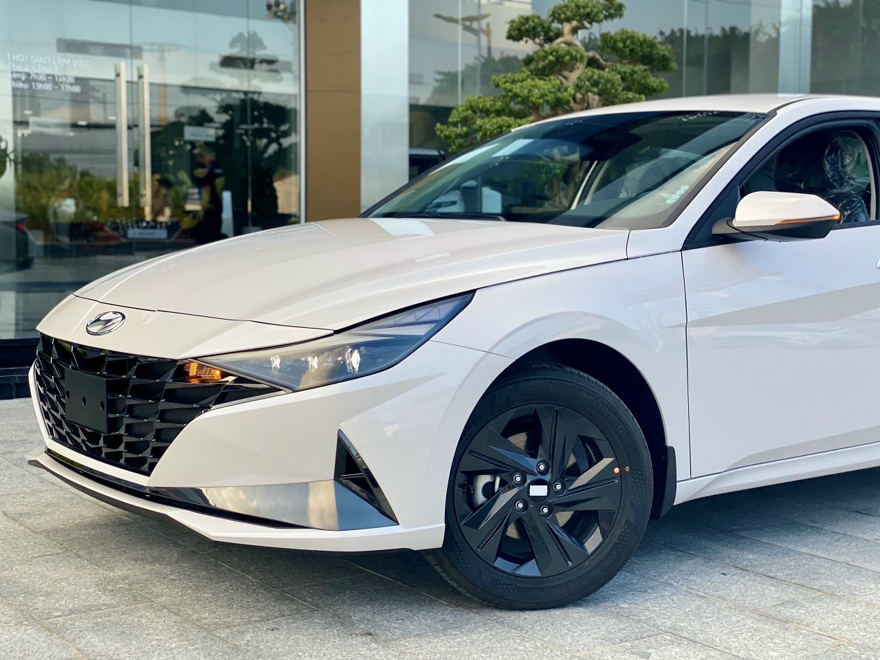 Elantra 1.6 2023 sở hữu ngoại hình đẹp mắt dựa trên cảm hứng thiết kế “Sensous Sportiness”