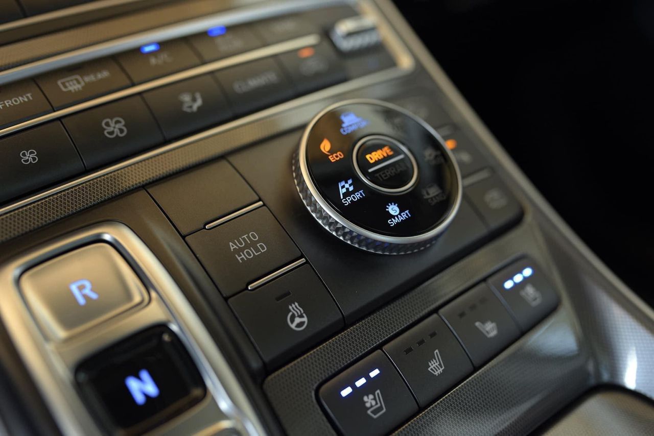 Hệ thống Drive Mode 4 chế độ trên Hyundai Santafe xăng cao cấp
