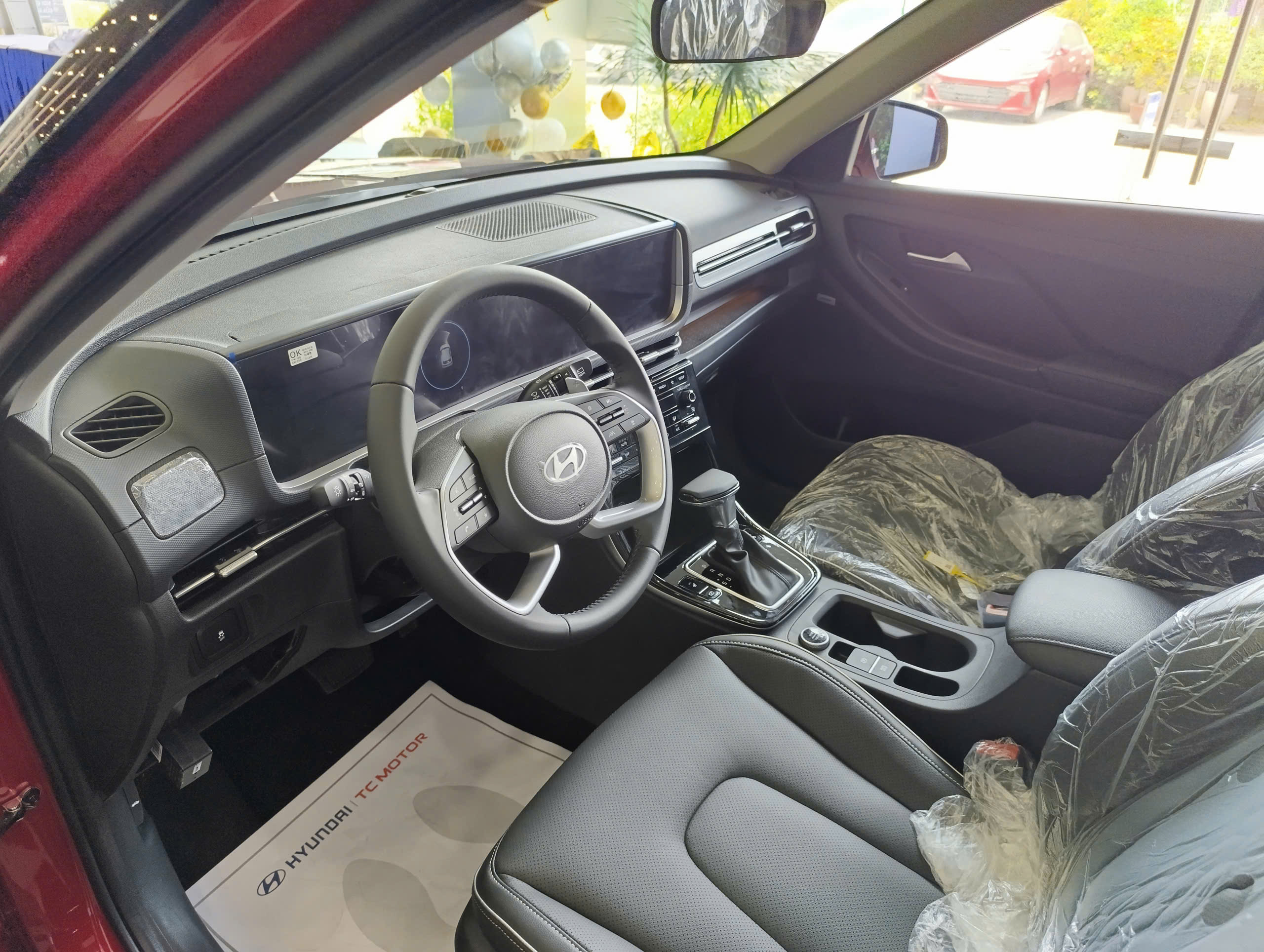 khoang lái creta 2025