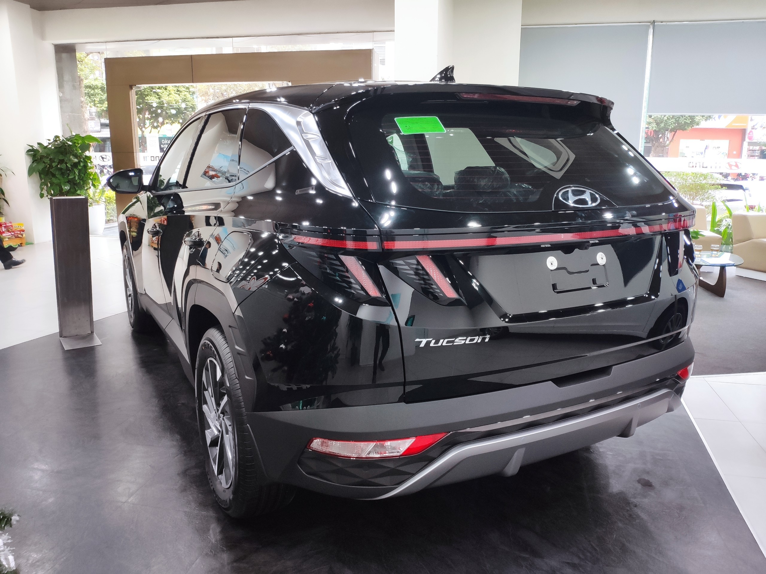 mặt sau hyundai tucson 2.0 xăng đặc biệt 2023