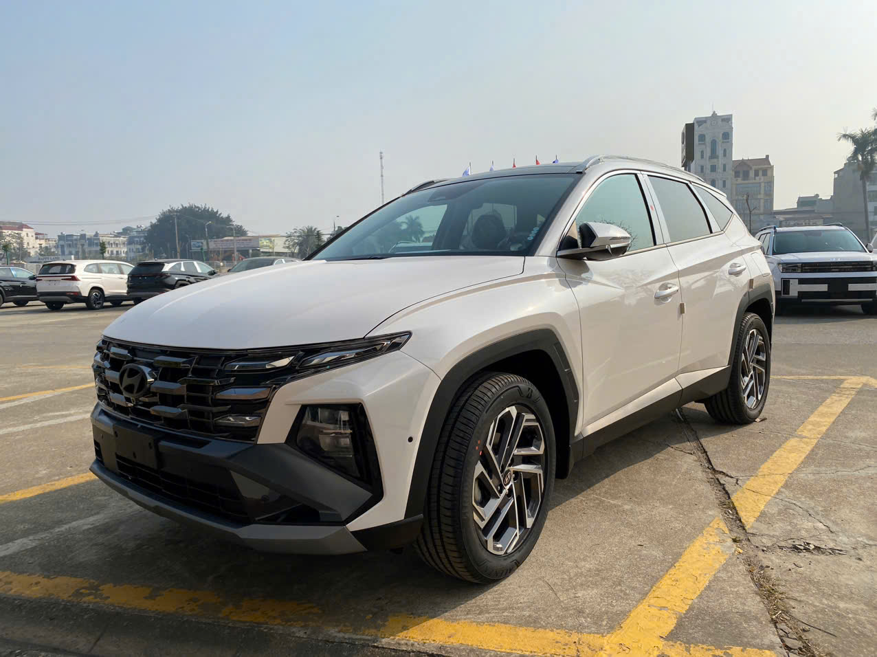 Tucson turbo 2025 trắng