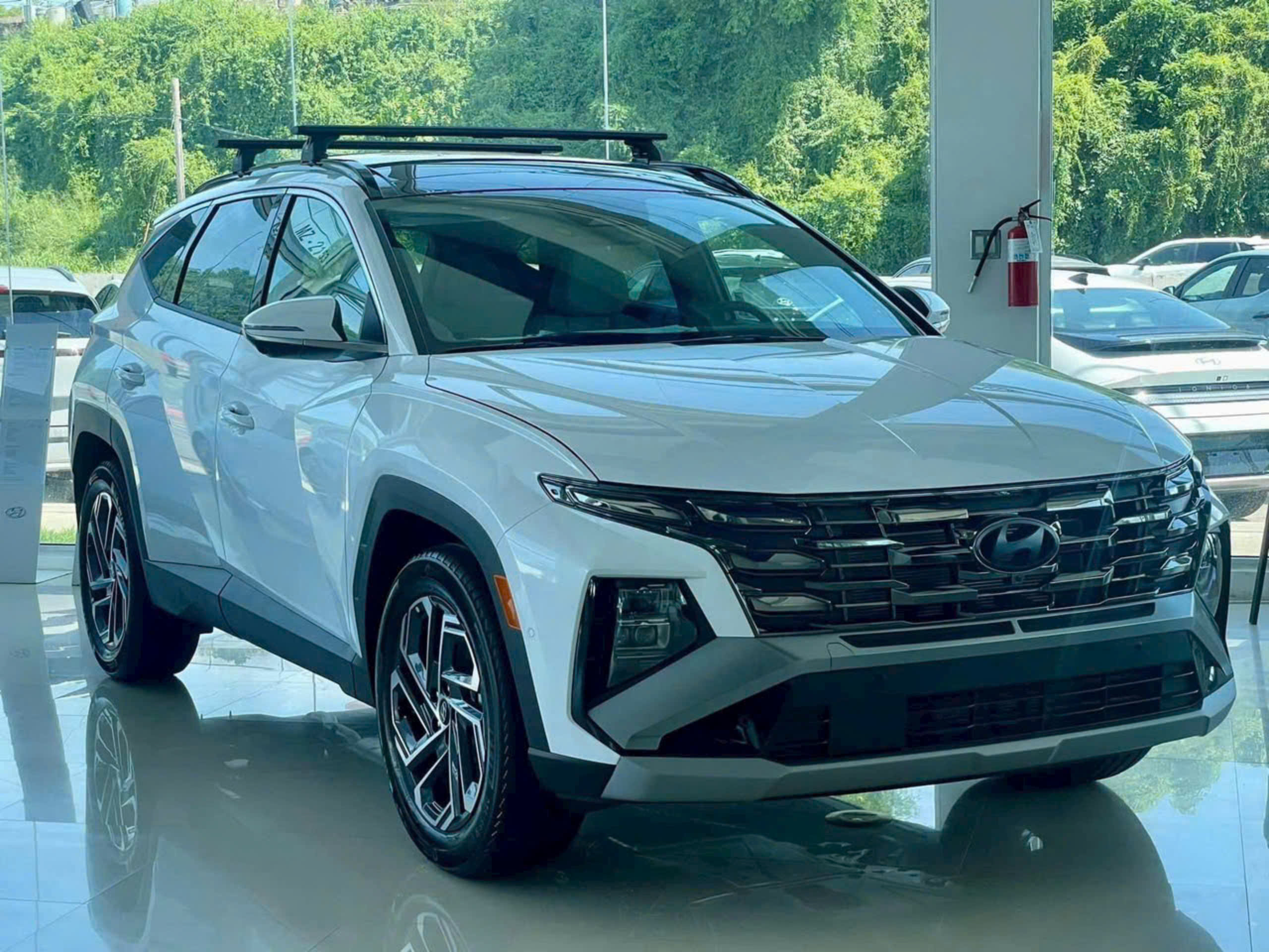 Tucson turbo 2025 màu trắng