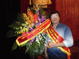 Nghệ nhân lão thành nghề tranh kính