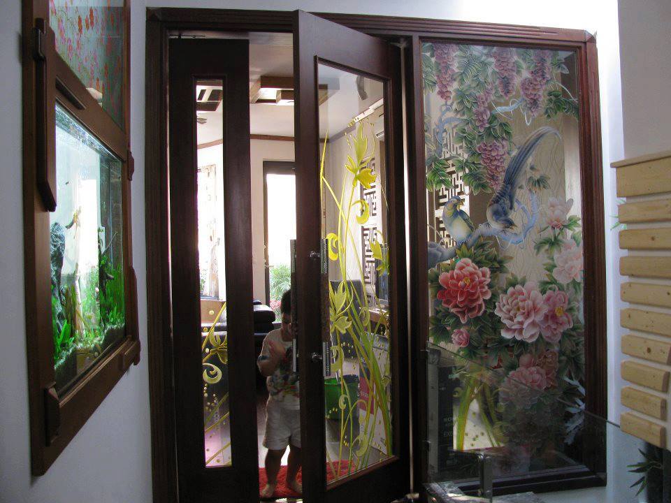 cửa kính siêu bền Vinhcoba .bảo hành điêu khắc và màu sơn vĩnh cửu. Giá cả hợp lý.