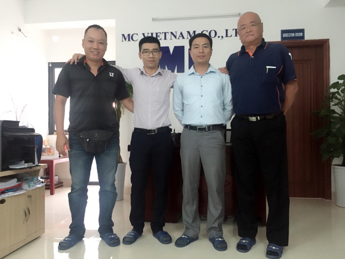 Đại diện hãng trục vít LT Bimetallic sang thăm và làm việc với MC Việt Nam Đại diện hãng trục vít LT Bimetallic sang thăm và làm việc với MC Việt Nam