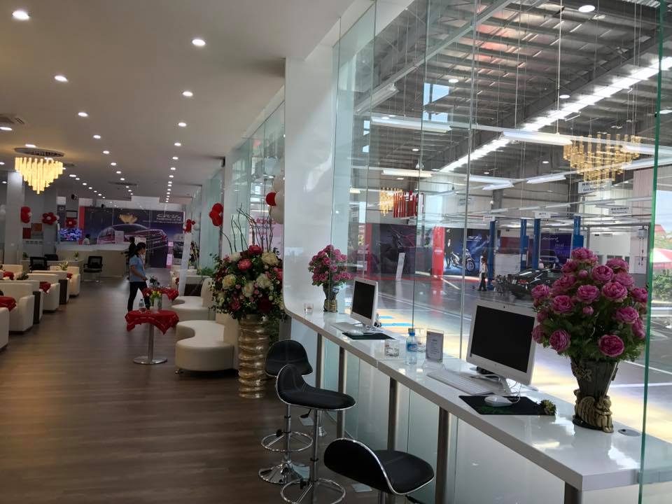 Thi công lắp đặt Showroom ô tô, xe máy Hon đa Khường ngân(8)