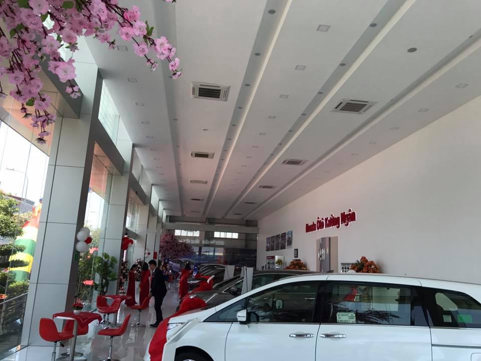 Thi công lắp đặt Showroom ô tô, xe máy Hon đa Khường ngân(12)