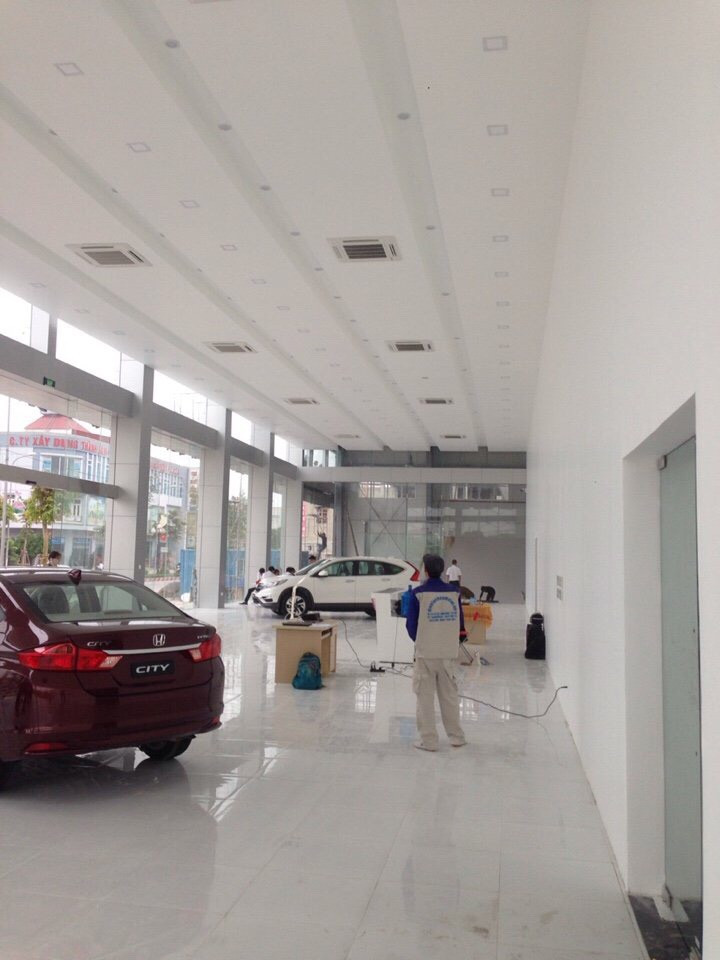 Thi công lắp đặt Showroom ô tô, xe máy Hon đa Khường ngân(6)