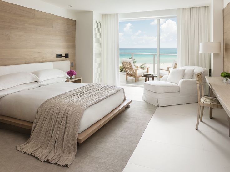 Công ty CP Quốc tế Sen Trắng chuyên cung cấp chăn, ga, gối, đệm, mành rèm, khăn, áo tắm cho các Resort, nhà hàng, khách sạn trên toàn quốc.