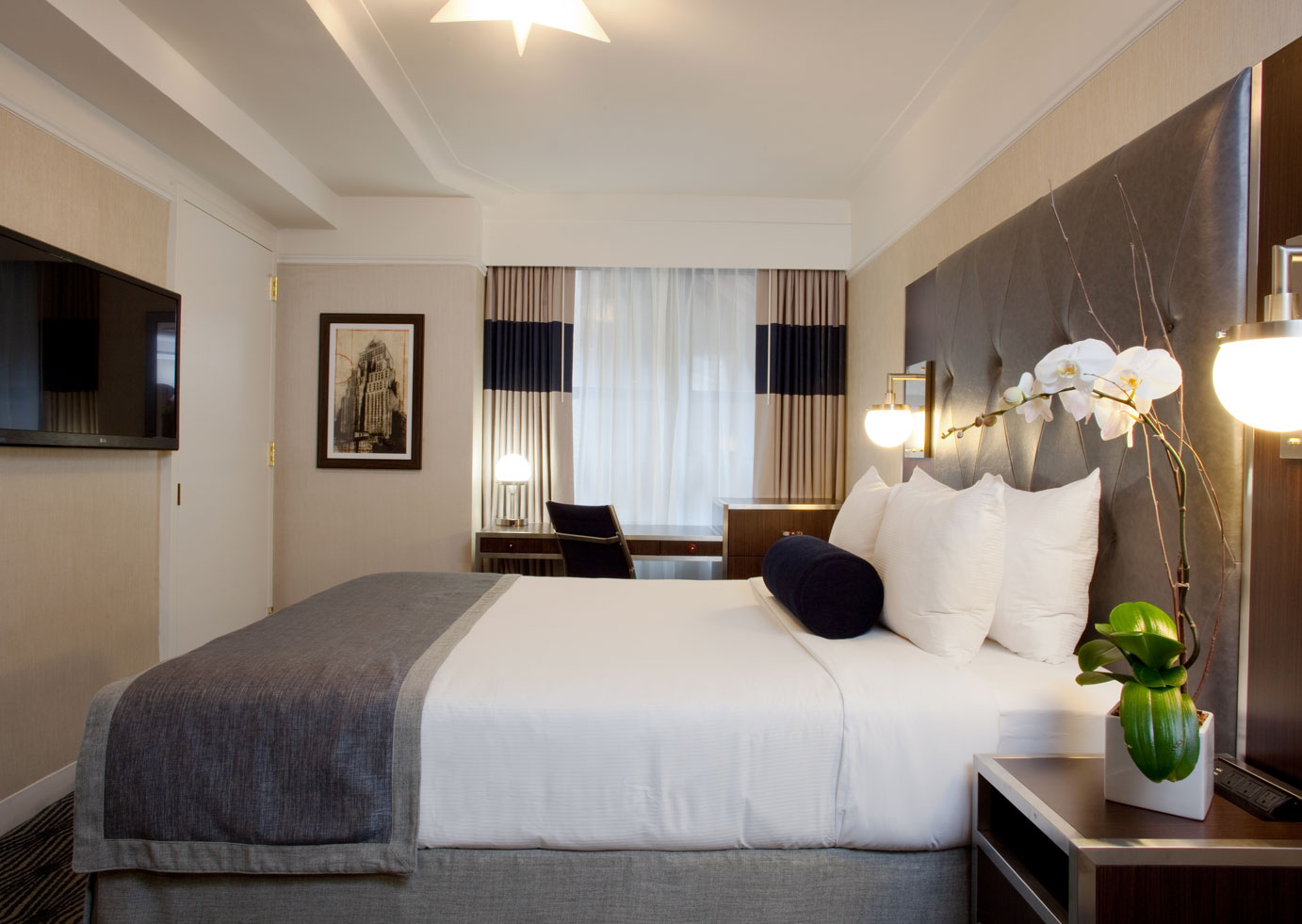 Công ty CP Quốc tế Sen Trắng chuyên cung cấp chăn, ga, gối, đệm, mành rèm, khăn, áo tắm cho các Resort, nhà hàng, khách sạn trên toàn quốc.