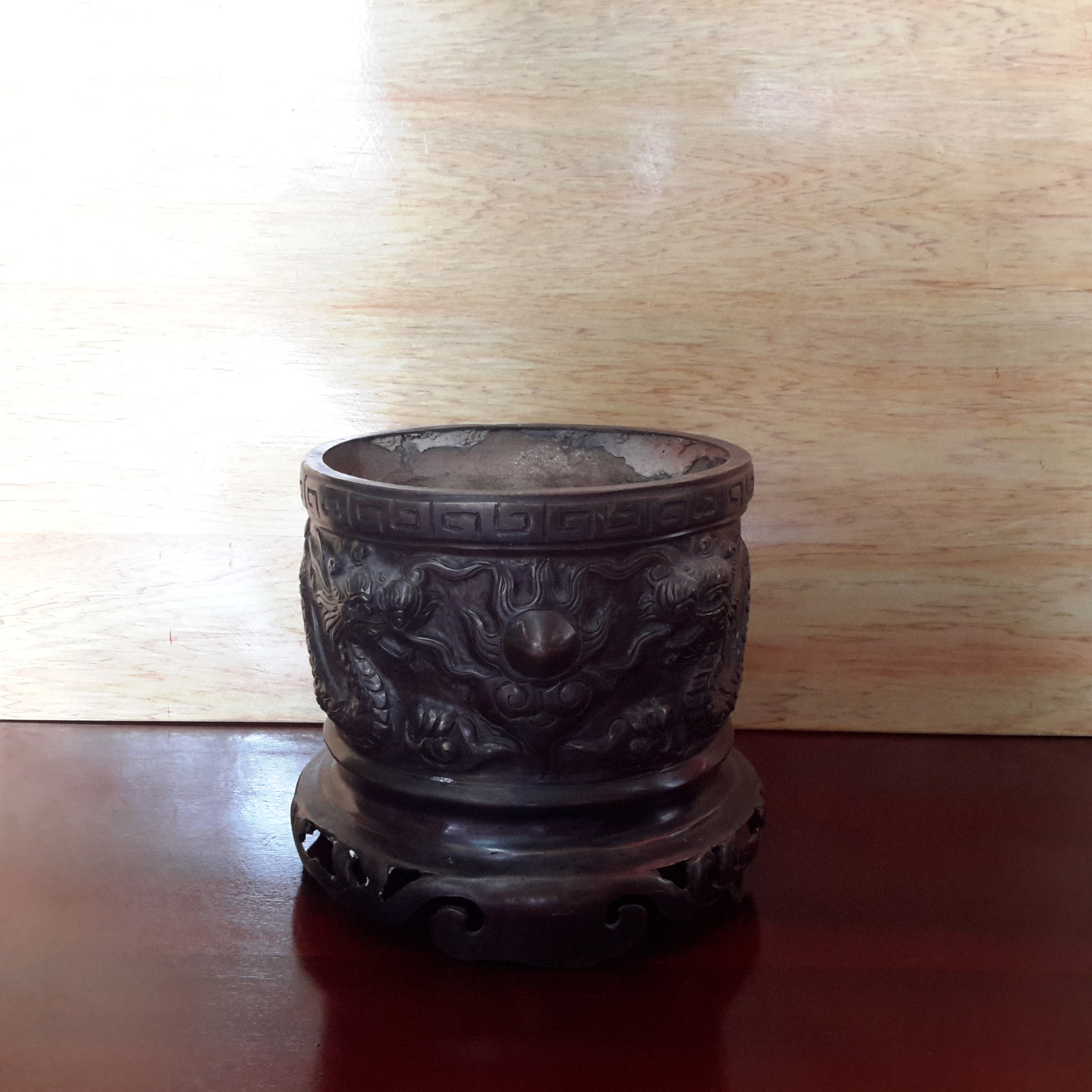 Bát Hương đồng hun giả cổ