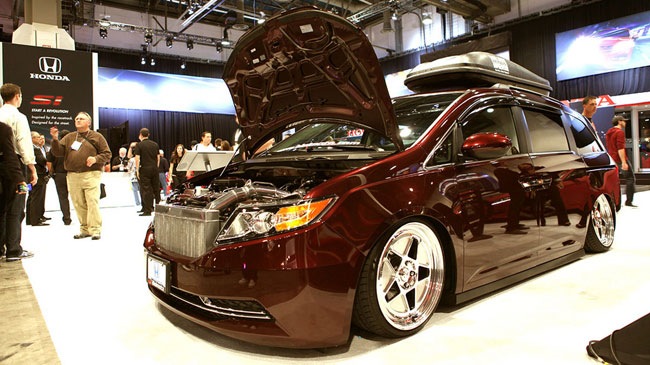Choáng với xe minivan siêu công suất của Honda Choáng với xe minivan siêu công suất của Honda