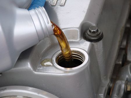 Bí quyết chọn dầu nhớt xe hơi Bí quyết chọn dầu nhớt xe hơi