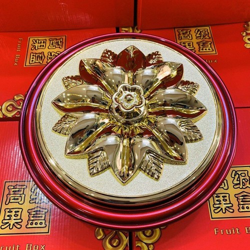 Hộp đựng bánh mứt xoay có nhạc