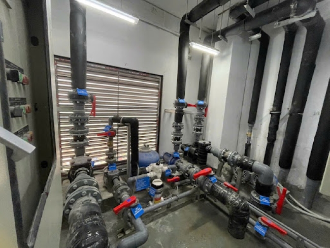 Lắp đặt hệ thống thiết bị phòng máy hồ bơi
