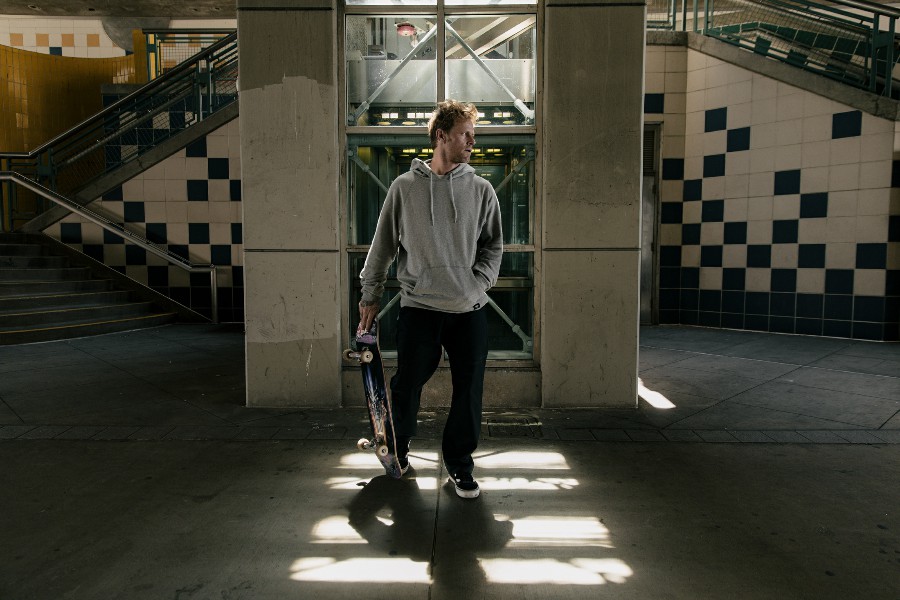 Vans Giới Thiệu Versa Hoodie DX Trong Nền Công Nghệ Mới