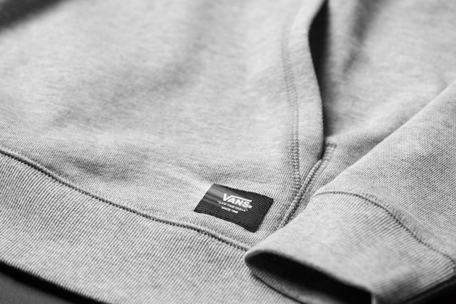 Vans Giới Thiệu Versa Hoodie DX Trong Nền Công Nghệ Mới