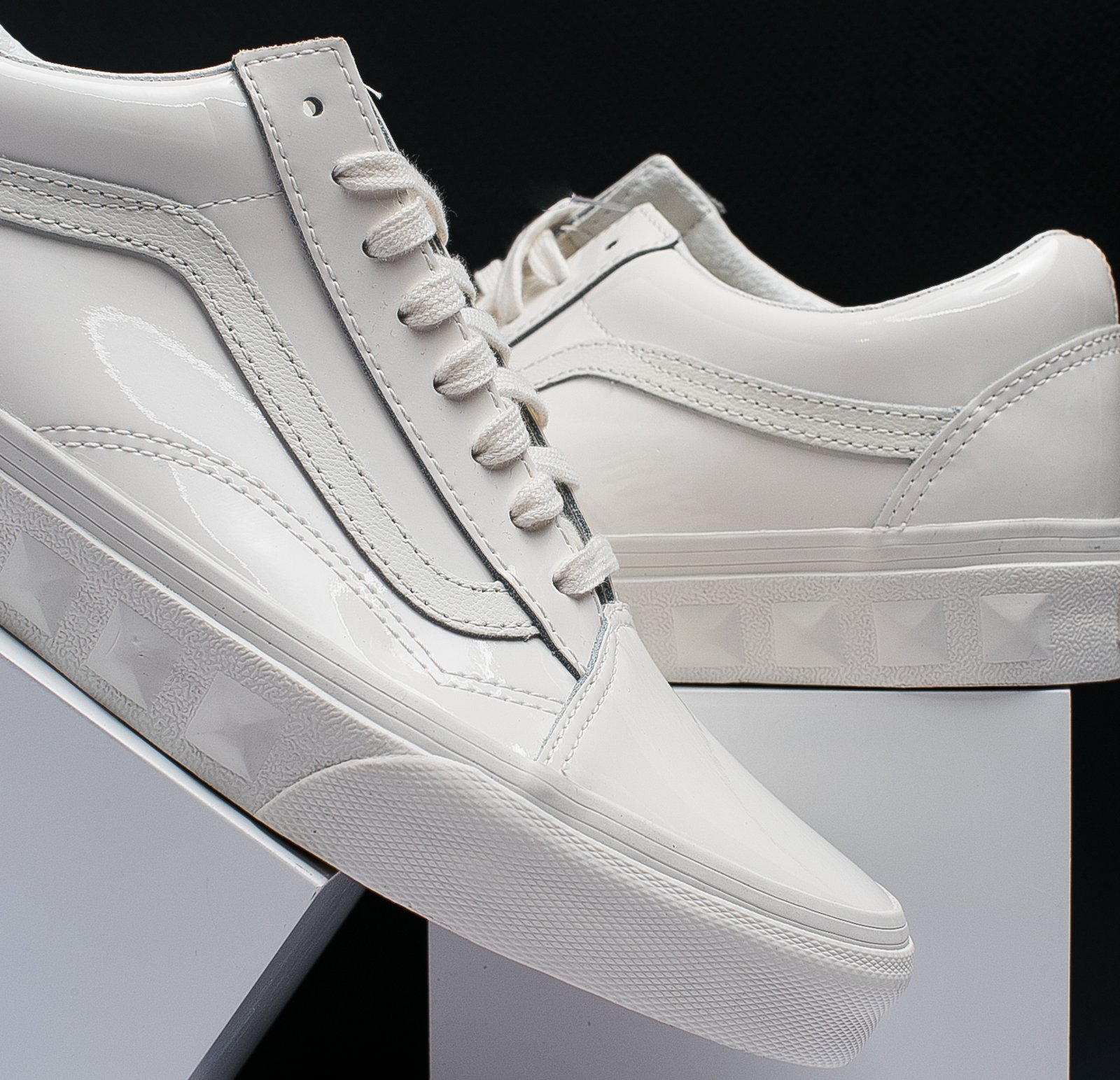 VANS Việt Nam - VANS OLD SKOOL STUDS SIDEWALL BLANC VN0A38G1QW0