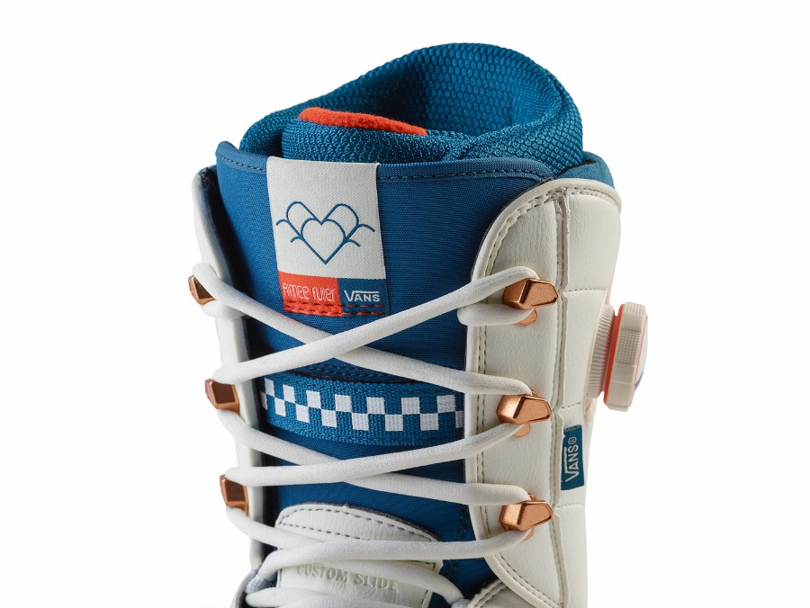 Vans Ra Mắt Phiên Bản Mới Của Giày Trượt Tuyết Dành Cho Nữ