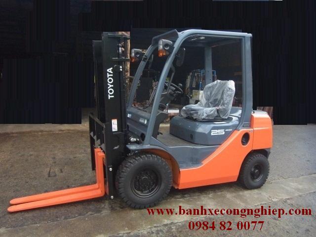 Những lưu ý trước khi vận hành xe nâng