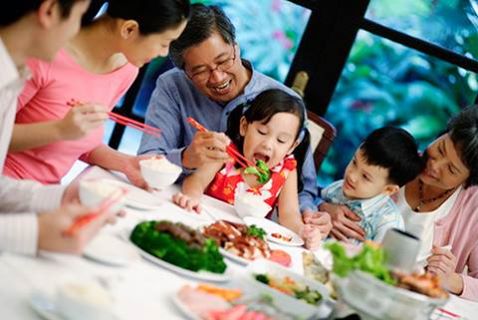 Bữa cơm mang đến hạnh phúc gia đình