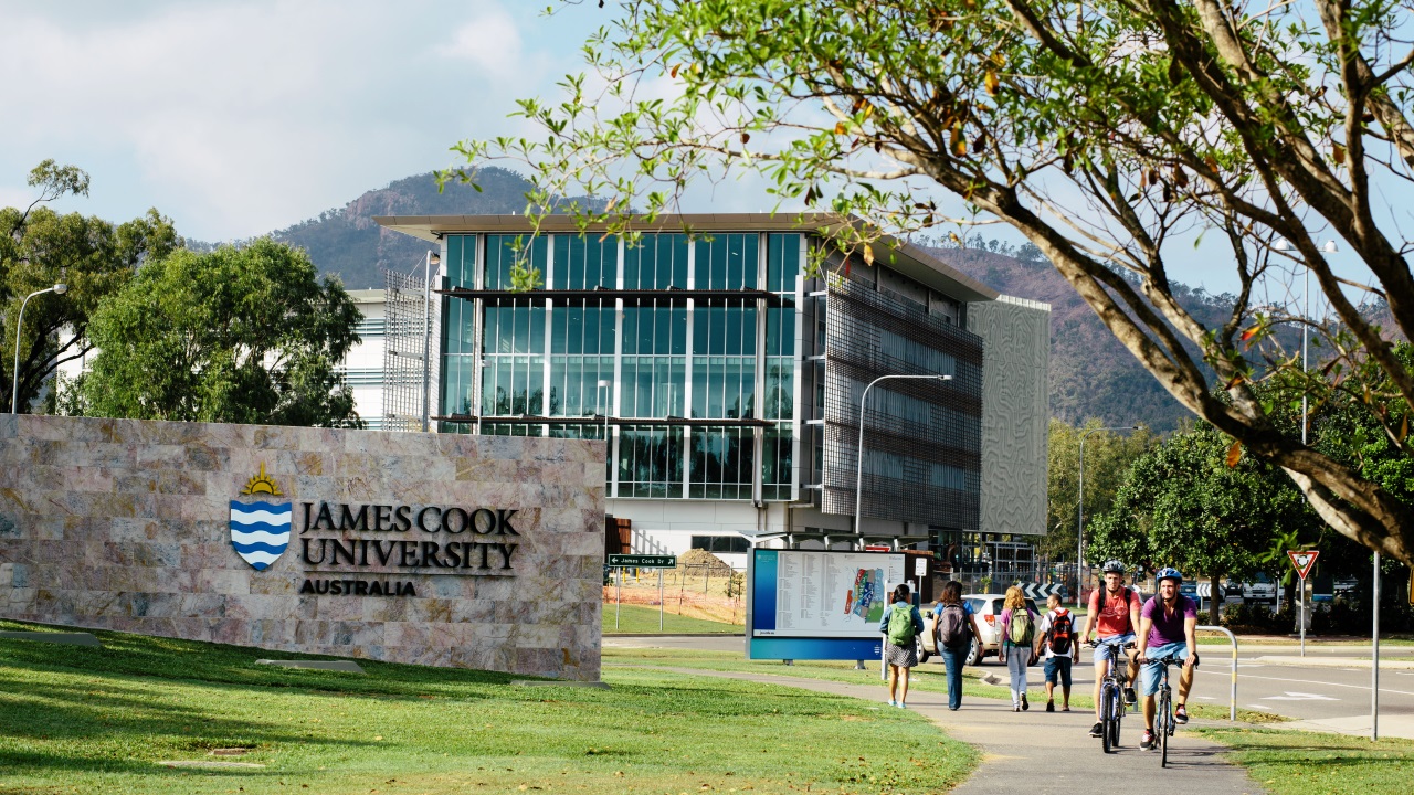 Đại học James Cook – Top 2% các trường Đại học Thế giới