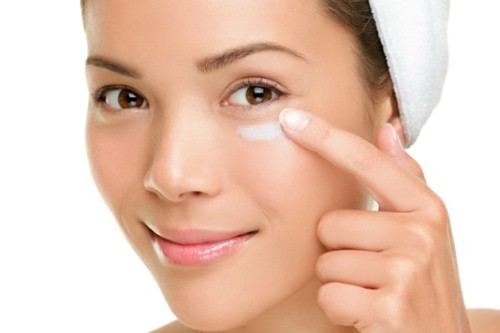 Kem dưỡng Eye Tone chăm sóc vùng mắt hiệu quả