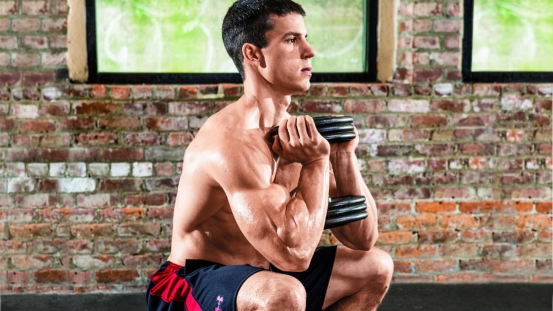 Squats cầm tạ đơn