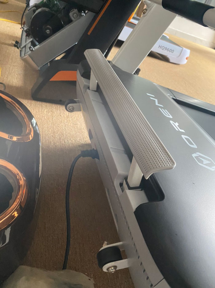 chỗ cắm điện Máy chạy bộ điện Sakura HQ-V3C